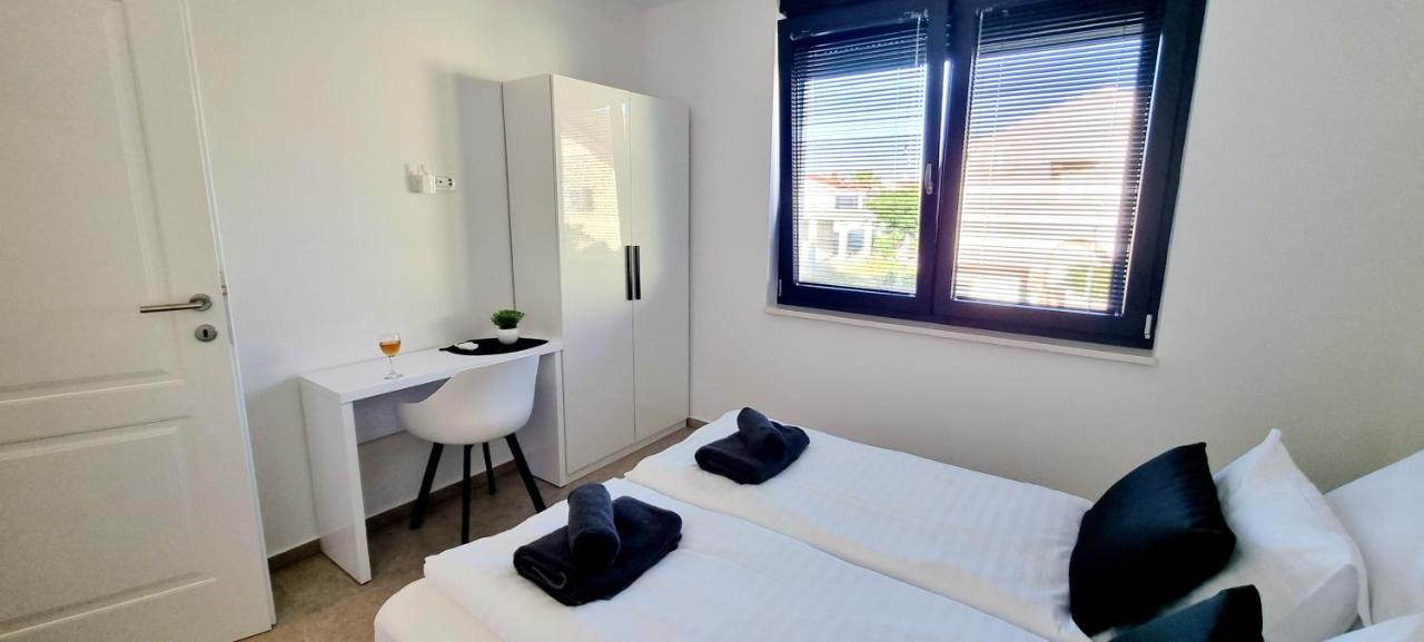 Dinary Apartman Vir Exterior photo