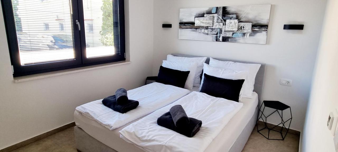 Dinary Apartman Vir Exterior photo